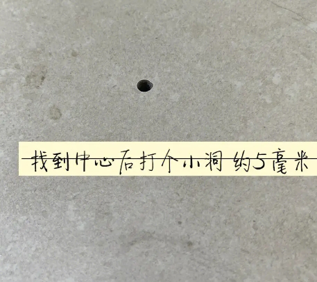 泽库瓷砖空鼓维修公司专业解答在瓷砖铺贴过程中，如果砂料搅拌不均匀，将会带来以下问题