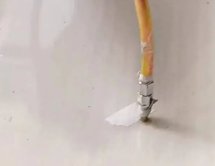 泽库瓷砖空鼓维修公司专业解答在瓷砖铺贴过程中，如果使用的砂料过粗（如全部使用了粗砂），可能会导致以下问题